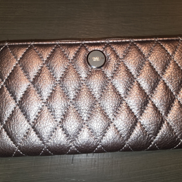 Quilted Metallic Wallet - Picture 1 of 7